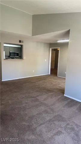 $1,450 | 8101 West Flamingo Road, Unit 2110, Las Vegas, NV 89147
