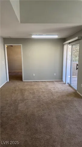 $1,450 | 8101 West Flamingo Road, Unit 2110, Las Vegas, NV 89147