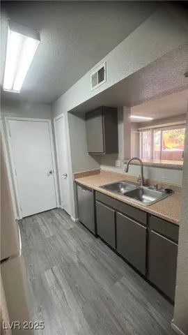$1,450 | 8101 West Flamingo Road, Unit 2110, Las Vegas, NV 89147