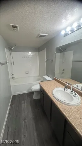 $1,450 | 8101 West Flamingo Road, Unit 2110, Las Vegas, NV 89147