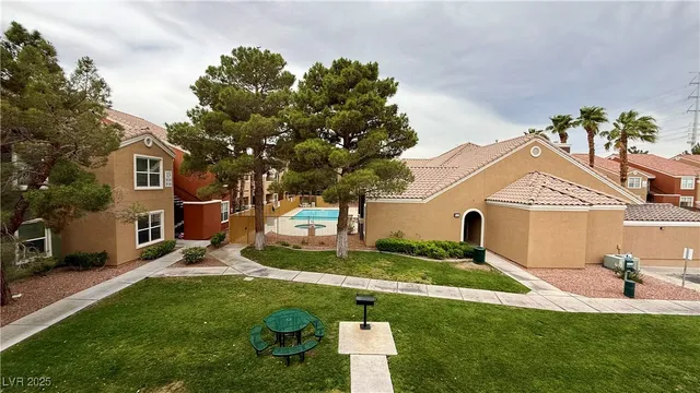 $1,450 | 8101 West Flamingo Road, Unit 2110, Las Vegas, NV 89147