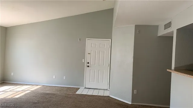 $1,450 | 8101 West Flamingo Road, Unit 2110, Las Vegas, NV 89147