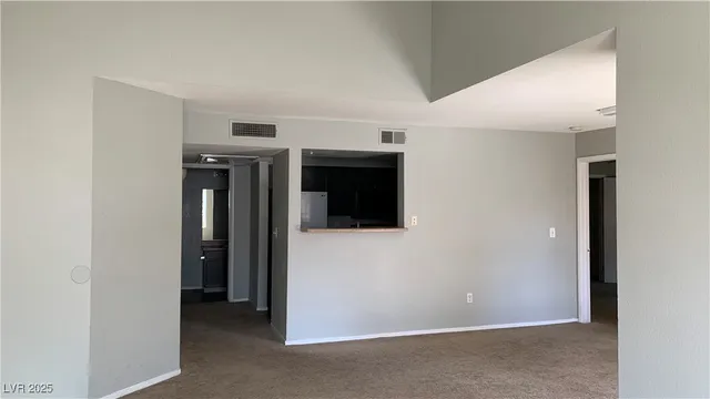 $1,450 | 8101 West Flamingo Road, Unit 2110, Las Vegas, NV 89147