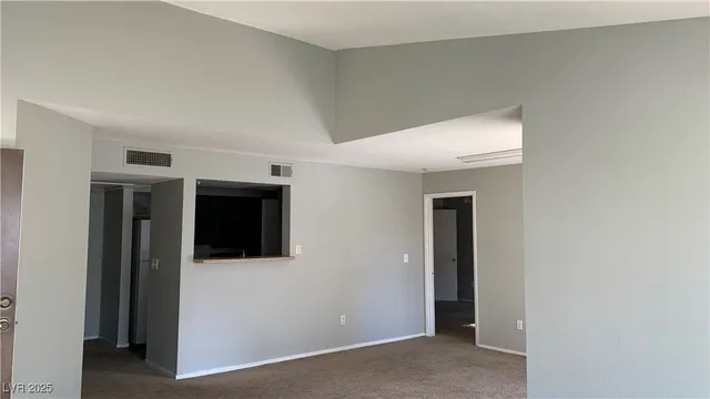 $1,450 | 8101 West Flamingo Road, Unit 2110, Las Vegas, NV 89147