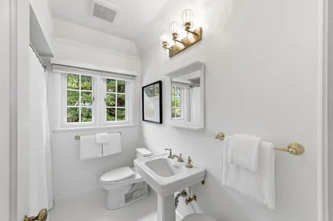 $3,989,000 | 2835 Hillside Drive, Burlingame, CA 94010