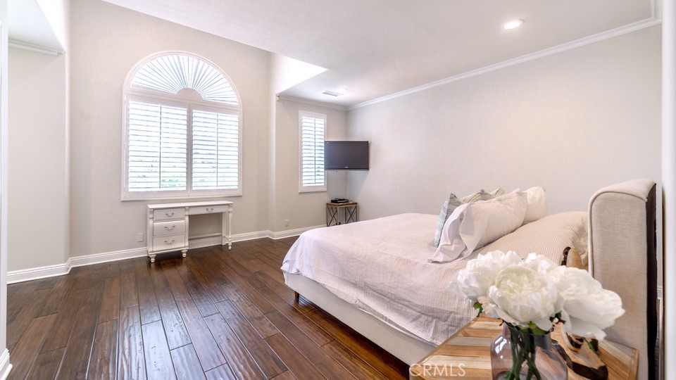 4461 Stern Avenue Sherman Oaks, CA 91423 - Photo 50 of 62 a bedroom with a bed and a window