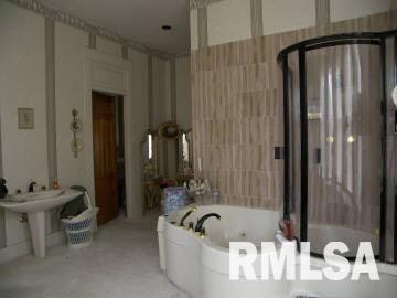 300 East Main Street Carmi, IL 62821 - Photo 13 of 16