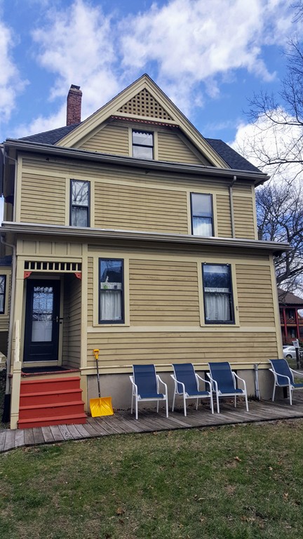 198 Florida Street Springfield, MA 01109 - Photo 4 of 21 Gallery Image 4