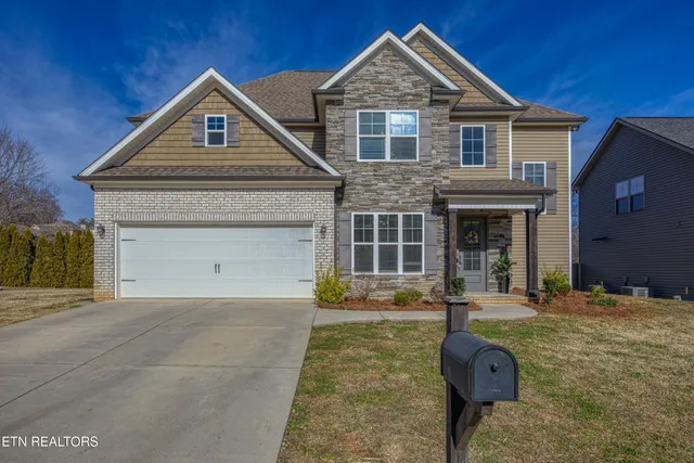 $639,900 | 8927 Highbury Way, Knoxville, TN 37922