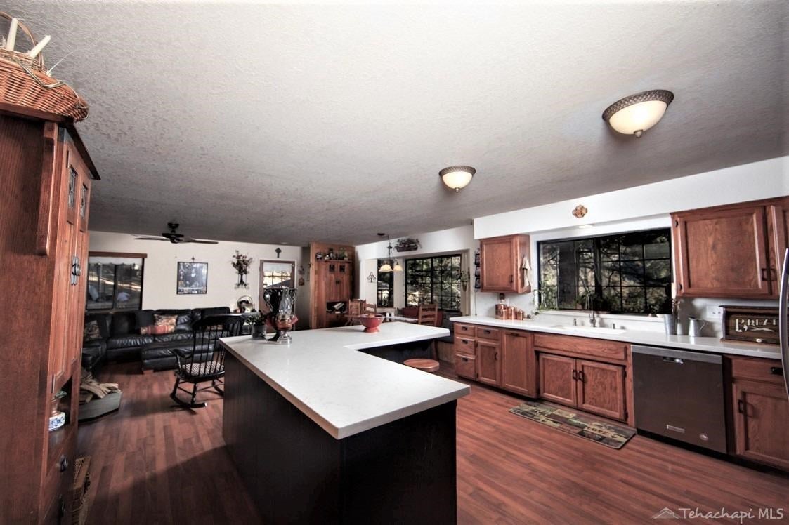 17610 Water Canyon Road Tehachapi, CA 93561 - Photo 3 of 16 Gallery Image 3