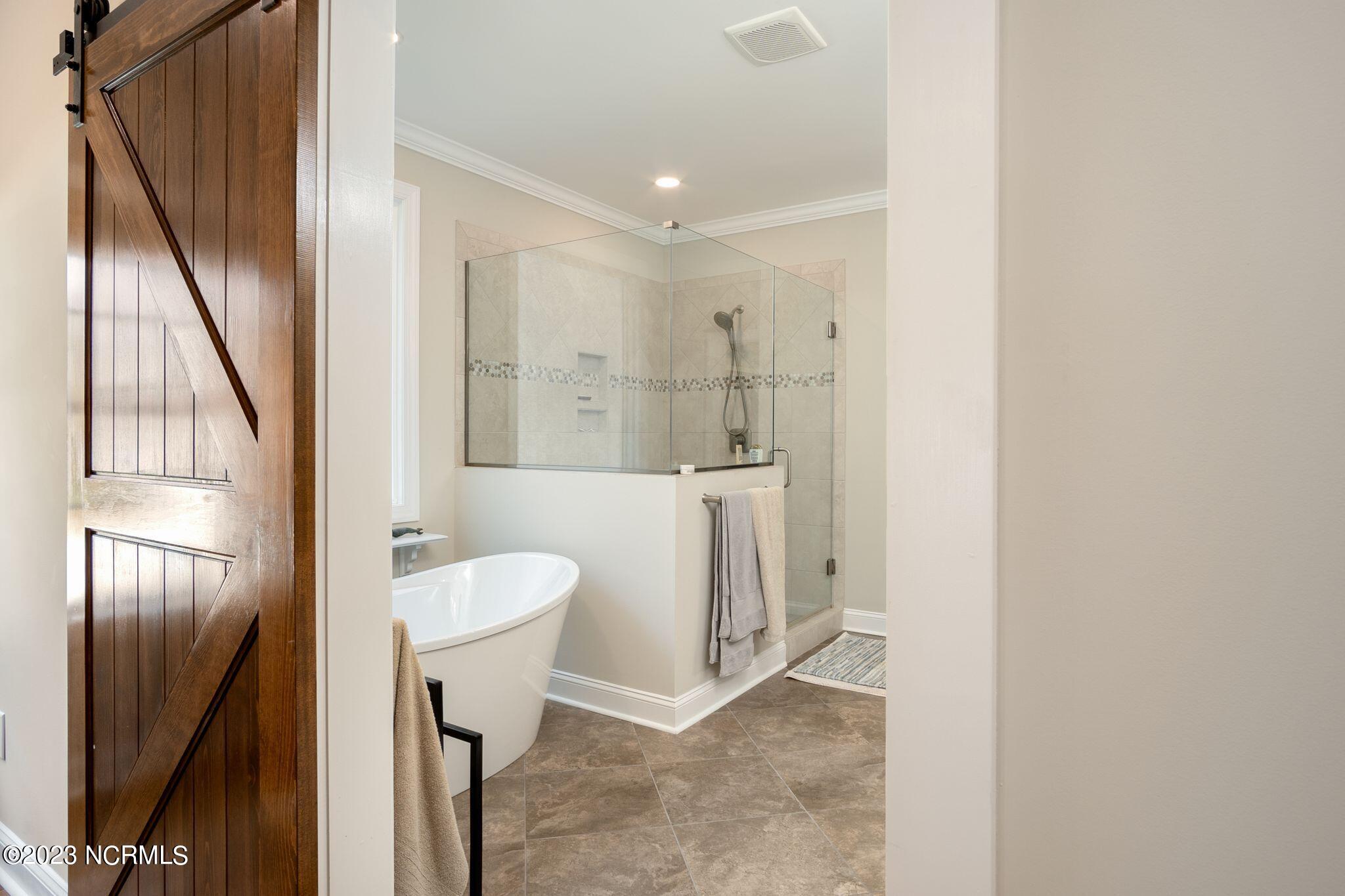 17 Gables Road New Bern, NC 28562 - Photo 44 of 129 Master Bathroom