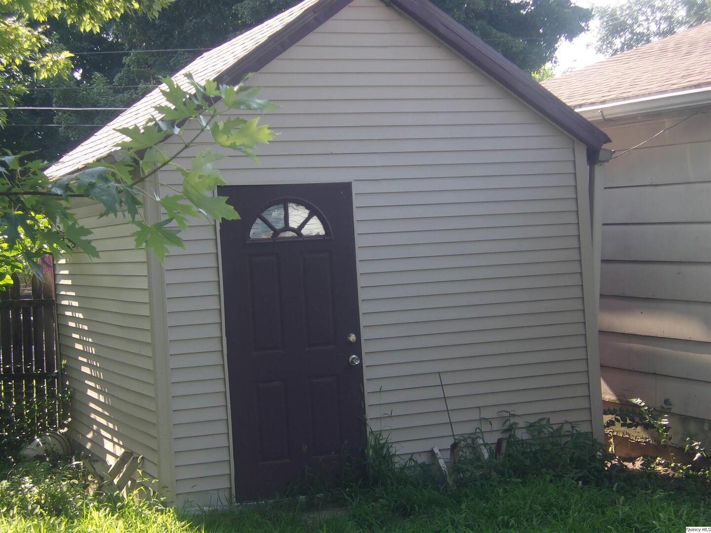 520 Madison Street Quincy, IL 62301 - Photo 3 of 6 Gallery Image 3