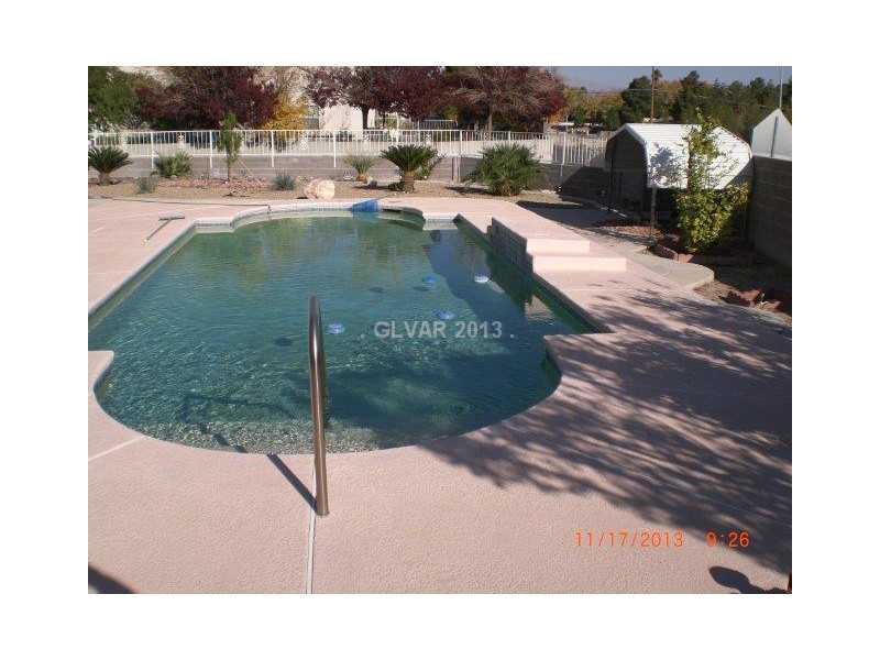 2855 Westwind Road Las Vegas, NV 89146 - Photo 12 of 32 Swimming Pool/Hot Tub/Sauna.