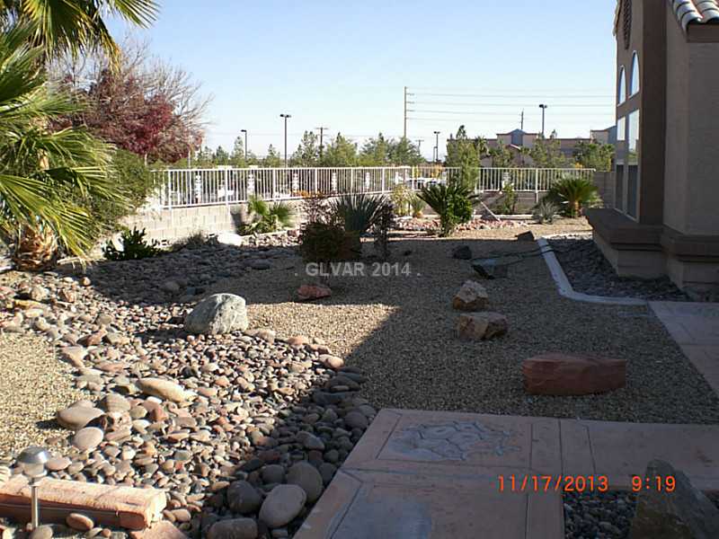 2855 Westwind Road Las Vegas, NV 89146 - Photo 21 of 32 Yard/Garden.