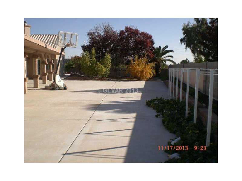 2855 Westwind Road Las Vegas, NV 89146 - Photo 10 of 32 Exterior Back.