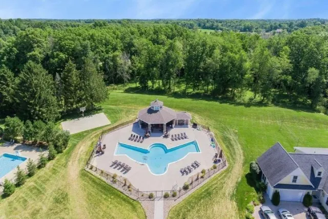 $85,000 | 8655 Heron, Unit 32, Watervliet, MI 49098