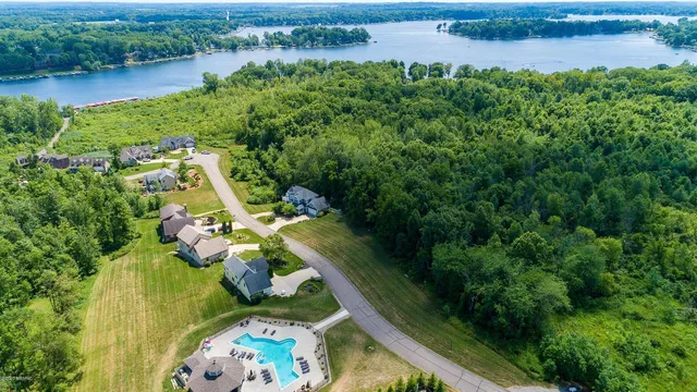 $85,000 | 8655 Heron, Unit 32, Watervliet, MI 49098