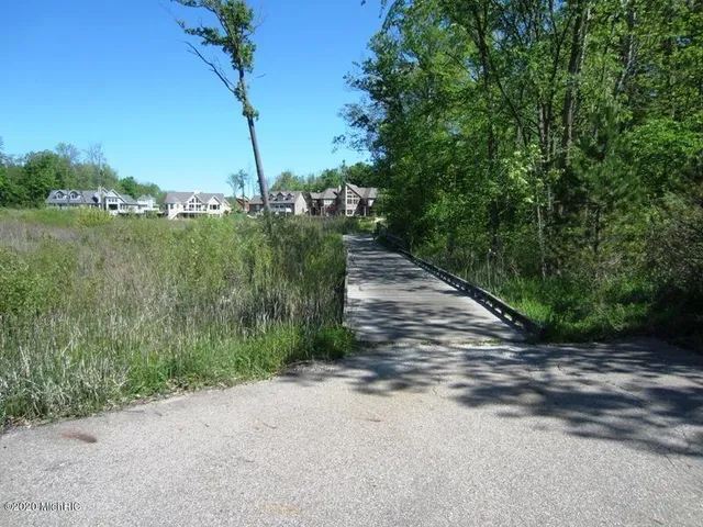 $85,000 | 8655 Heron, Unit 32, Watervliet, MI 49098