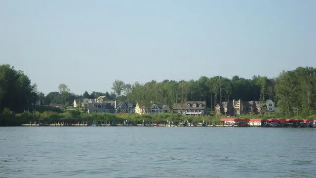 $85,000 | 8655 Heron, Unit 32, Watervliet, MI 49098