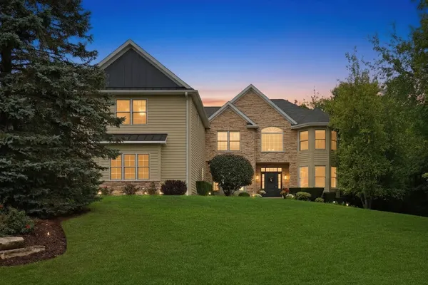 $899,900 | 39675 Orchard Bluff Lane, Wadsworth, IL 60083