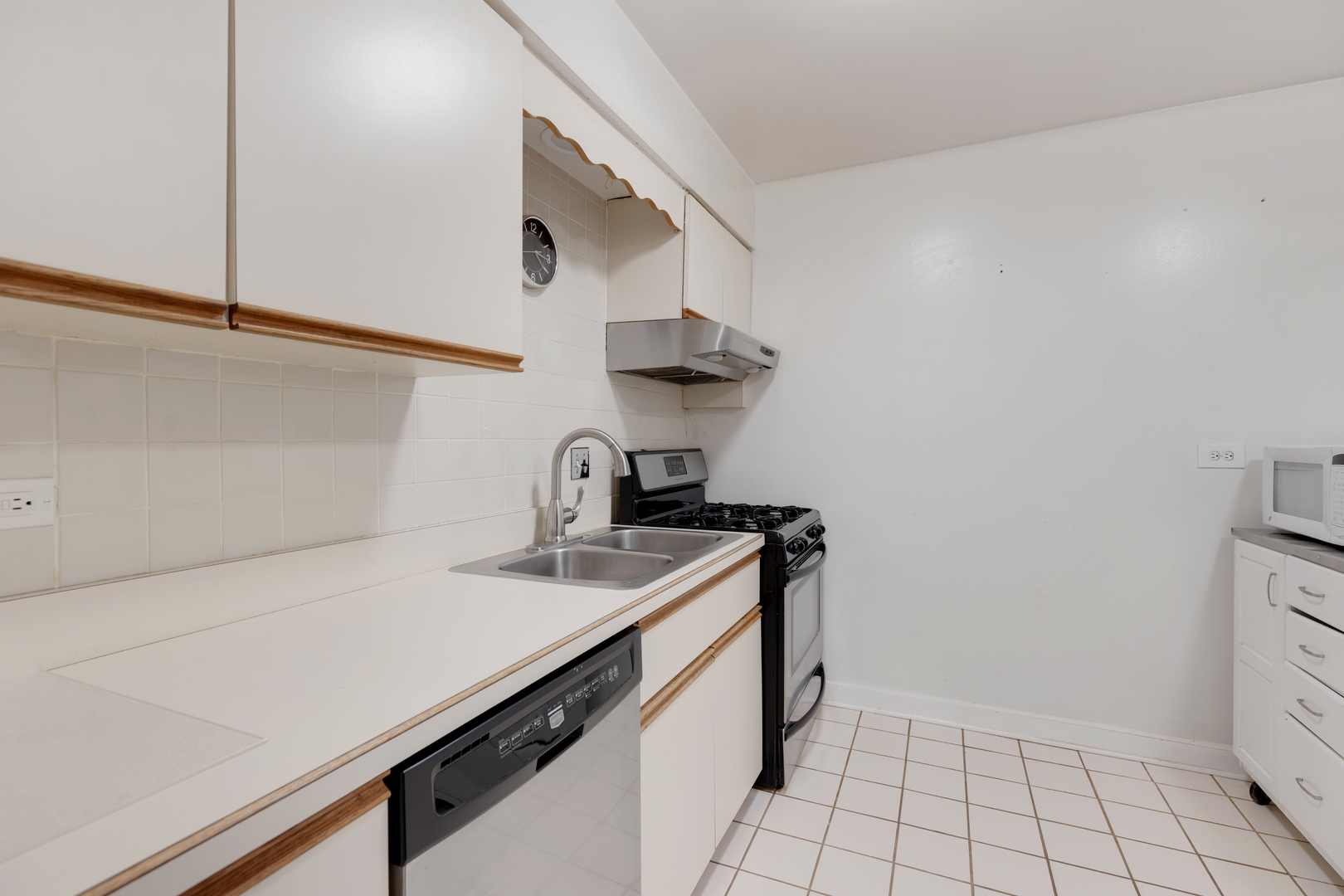1445 Shermer Road, Unit 2A Northbrook, IL 60062 - Photo 12 of 14 Gallery Image 12