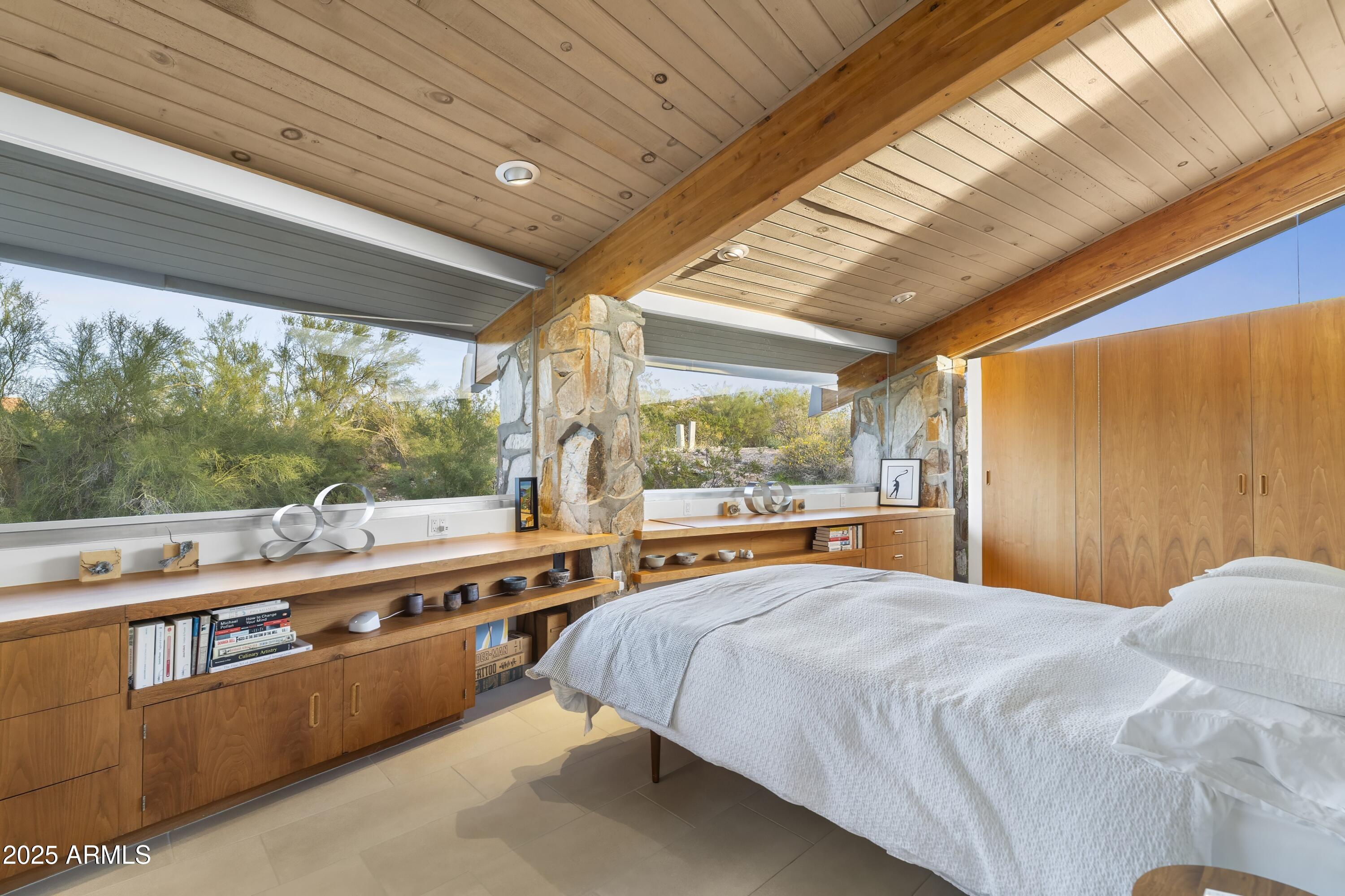 7915 East Primrose Path Carefree, AZ 85377 - Photo 30 of 55 2nd Primary Suite