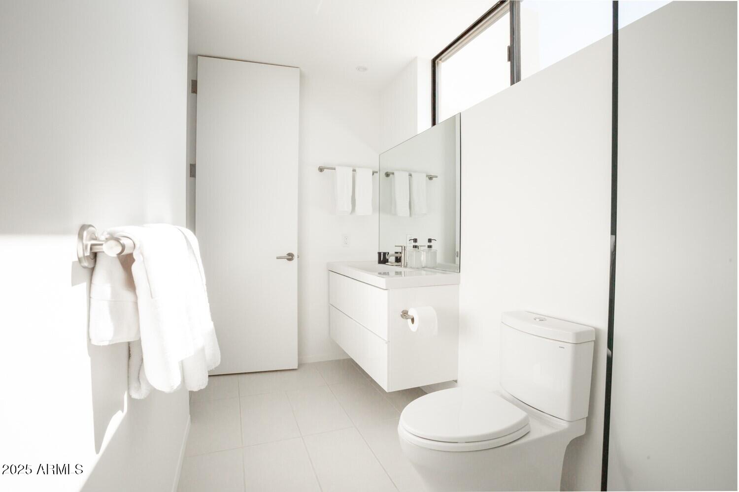 7915 East Primrose Path Carefree, AZ 85377 - Photo 51 of 55 Guest House Bathroom 2