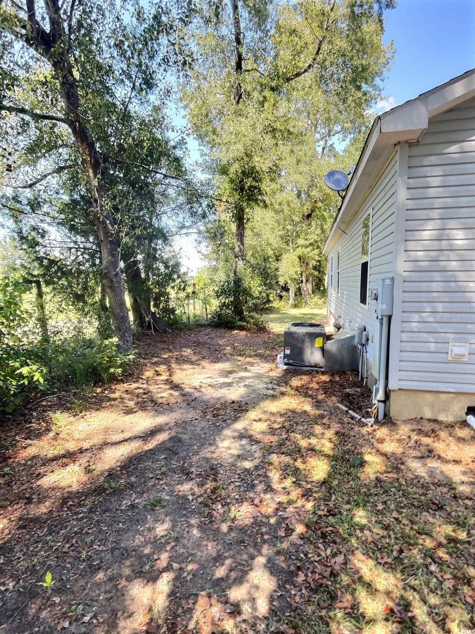 1000 Westgate Place Loris, SC 29569 - Photo 4 of 26 View of yard