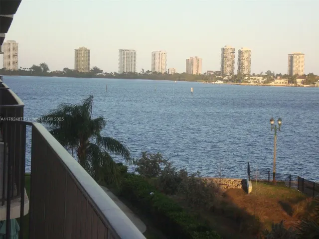 $377,000 | 801 Lake Shore Drive, Unit 414, Lake Park, FL 33403