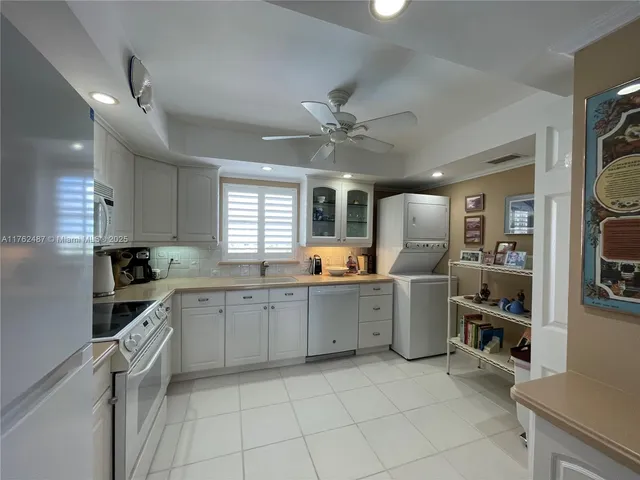 $377,000 | 801 Lake Shore Drive, Unit 414, Lake Park, FL 33403