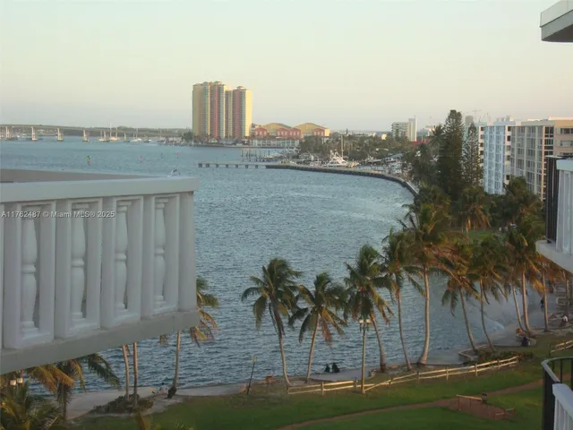 $377,000 | 801 Lake Shore Drive, Unit 414, Lake Park, FL 33403