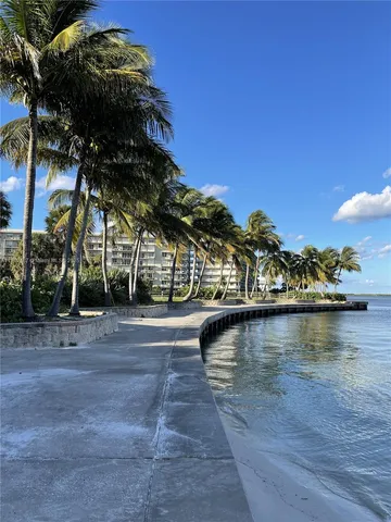 $377,000 | 801 Lake Shore Drive, Unit 414, Lake Park, FL 33403