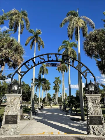 $377,000 | 801 Lake Shore Drive, Unit 414, Lake Park, FL 33403