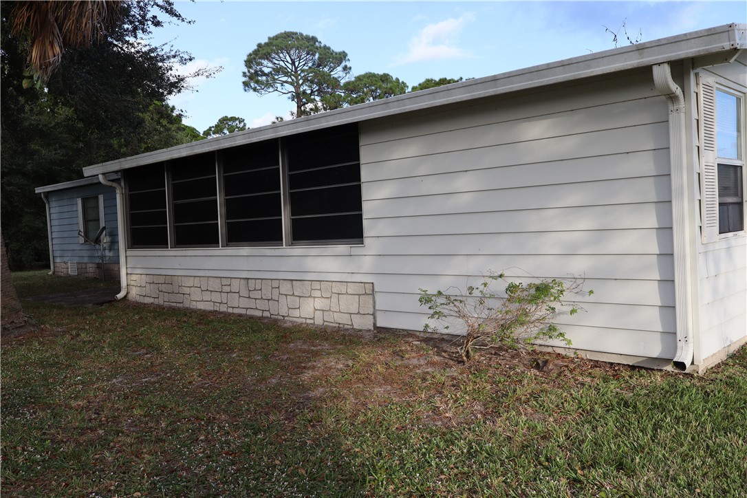 1020 Sebastian Road Barefoot Bay, FL 32976 - Photo 7 of 31 Gallery Image 7