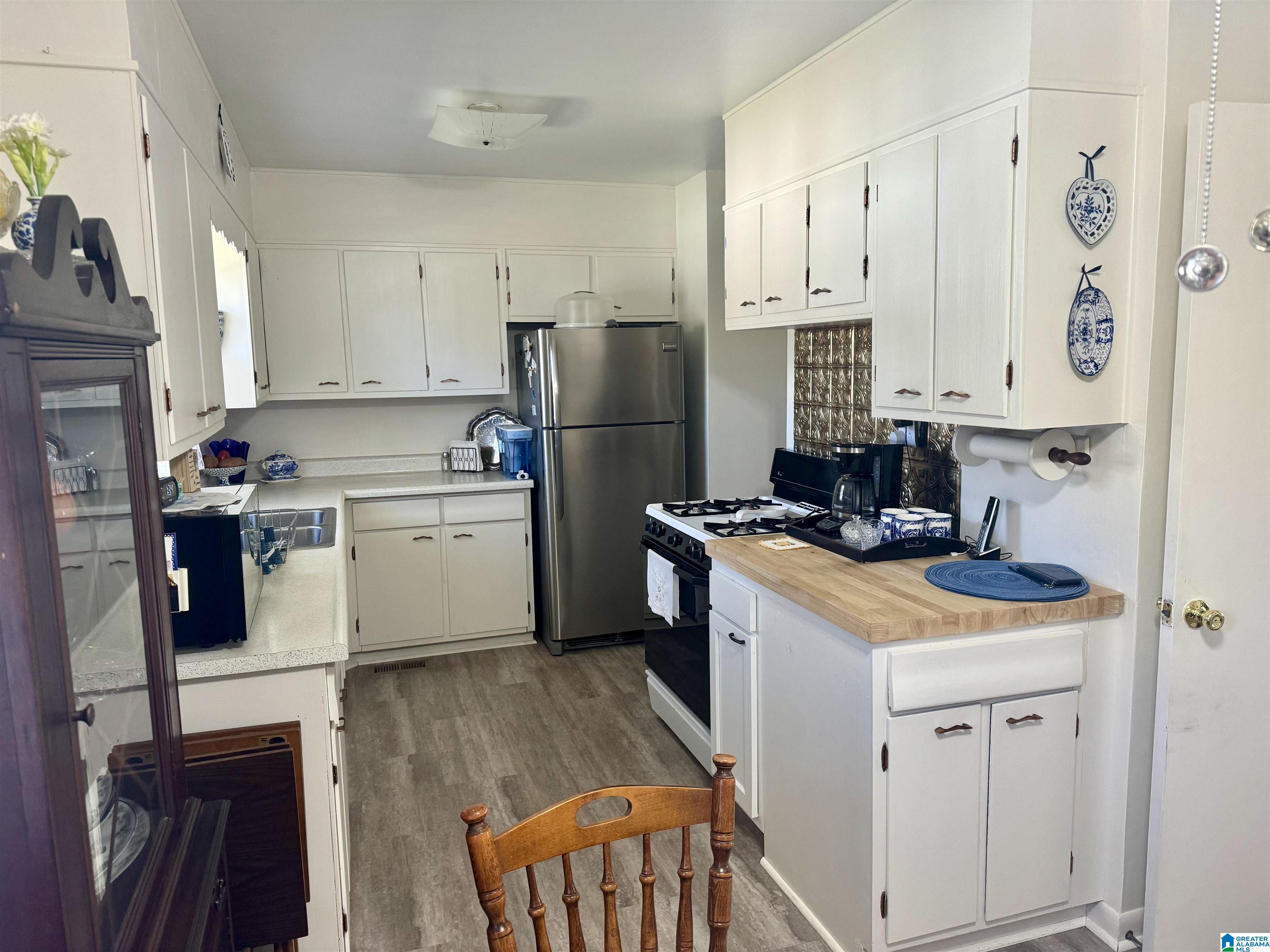 923 Nimitz Avenue Talladega, AL 35160 - Photo 4 of 35