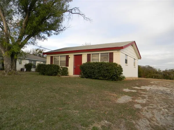 $1,250 | 112 Belmont Drive, Hurst, TX 76053