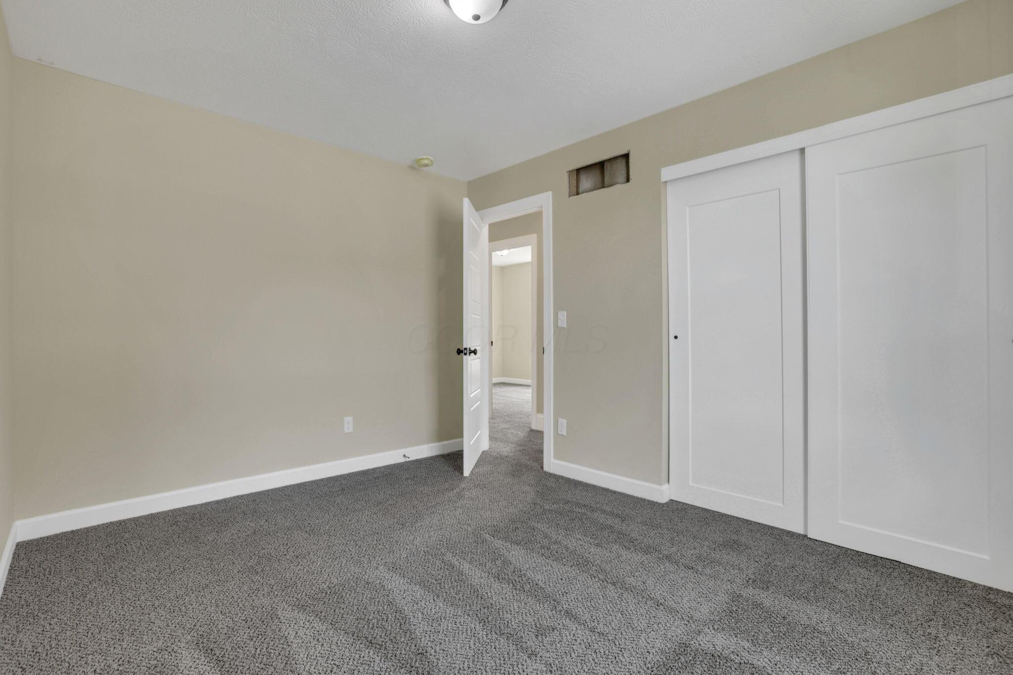 1521 Delbert Road Columbus, OH 43219 - Photo 24 of 39
