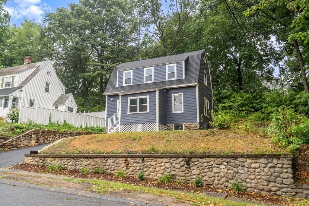 38 Indian Hill Road Worcester, MA 01606 - Photo 2 of 33 Gallery Image 2