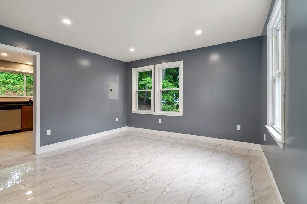 38 Indian Hill Road Worcester, MA 01606 - Photo 7 of 33 Gallery Image 7