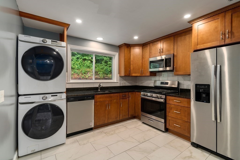 38 Indian Hill Road Worcester, MA 01606 - Photo 8 of 33 Gallery Image 8