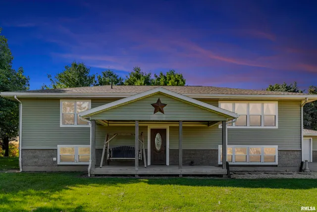 $489,900 | 1374 290th Avenue, Charlotte, IA 52731