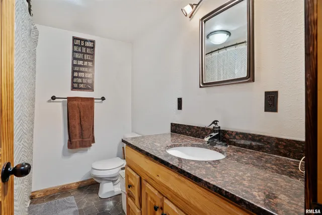 $489,900 | 1374 290th Avenue, Charlotte, IA 52731