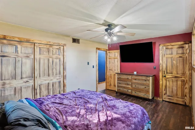 $489,900 | 1374 290th Avenue, Charlotte, IA 52731