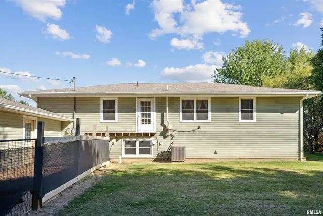 $489,900 | 1374 290th Avenue, Charlotte, IA 52731