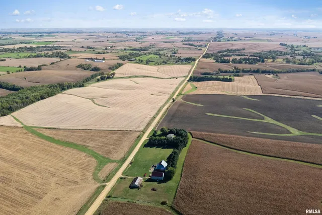 $489,900 | 1374 290th Avenue, Charlotte, IA 52731