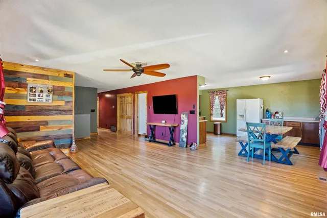 $489,900 | 1374 290th Avenue, Charlotte, IA 52731