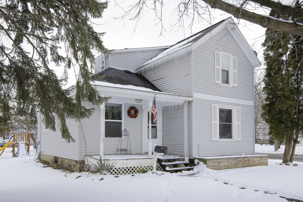 816 Pealer Street Three Rivers, MI 49093 - Photo 1 of 17 816 Pealer St-101