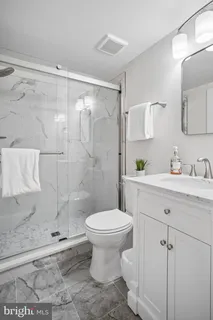 $380,000 | 1953 Calvert Street Northwest, Unit 1953 5, Washington, DC 20009