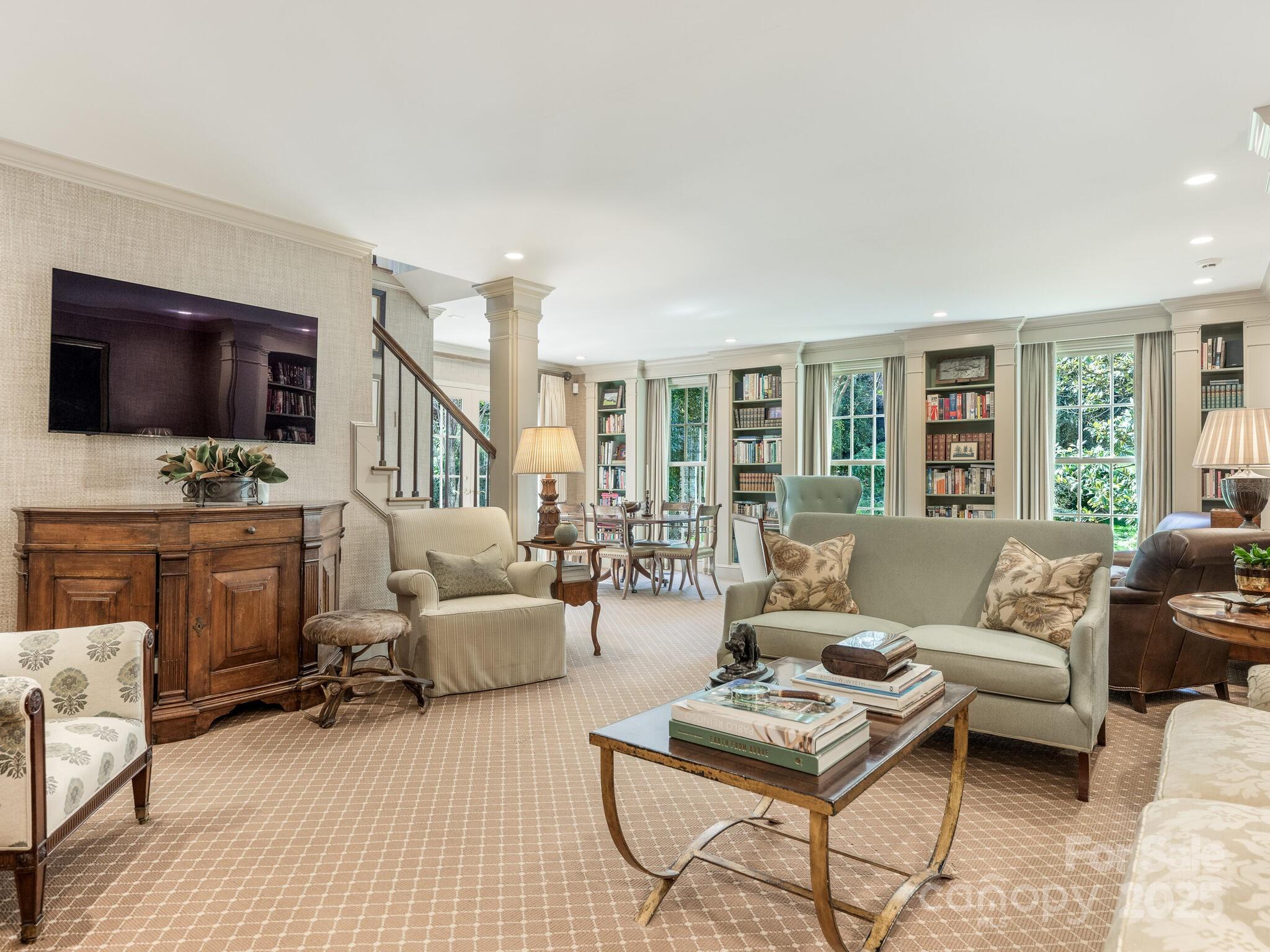 1136 Bolling Road Charlotte, NC 28207 - Photo 12 of 35 Gallery Image 12