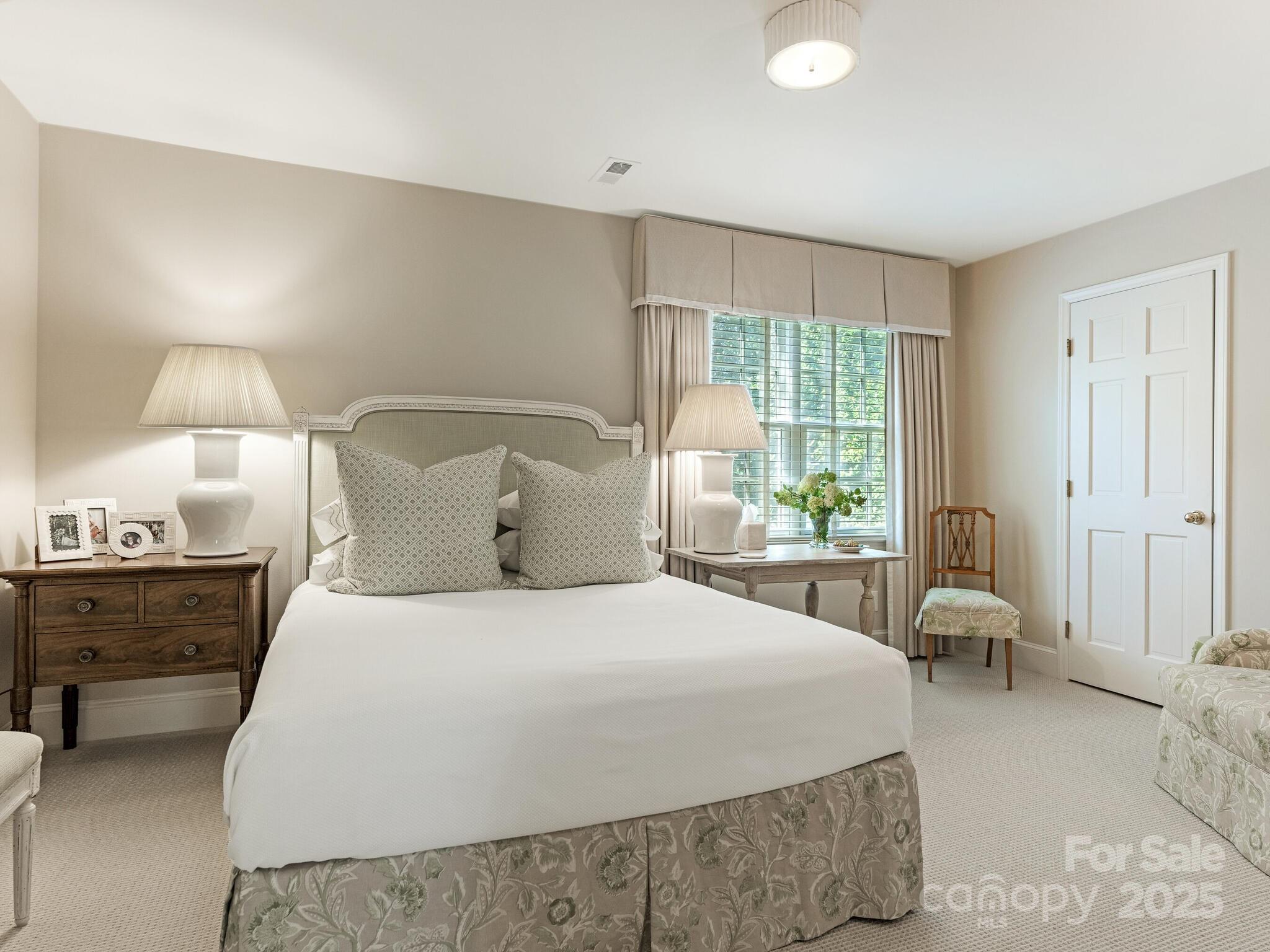 1136 Bolling Road Charlotte, NC 28207 - Photo 23 of 35 Gallery Image 23